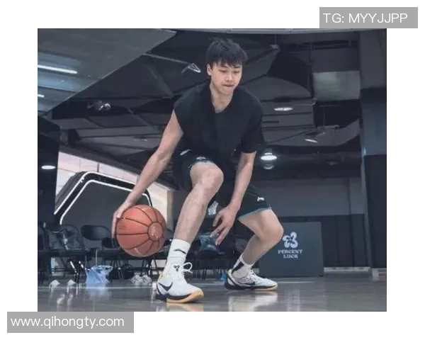 齐麟的崛起与挑战:探索年轻球员在职业篮球中的发展之路 齐麟的崛起与挑战:探索年轻球员在职业篮球中的发展之路