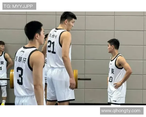 任骏飞领衔球队奋战新赛季展现全能实力助力篮球梦想再攀高峰 任骏飞领衔球队奋战新赛季展现全能实力助力篮球梦想再攀高峰